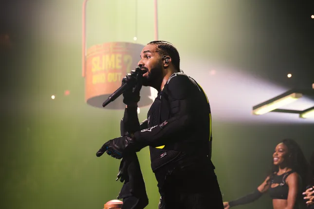 BIG AS THE WHAT TOUR (2024) - DreamCrew/OVO