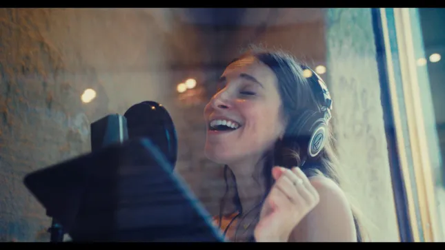 Paloma Maia In-Studio MV