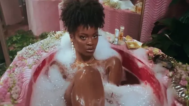 Ari Lennox "B.M.O"