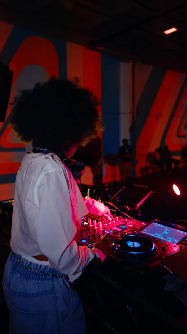 DJ BUG SU @ ginja