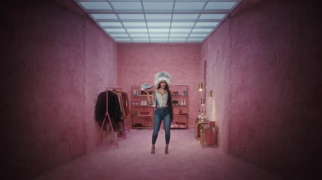 Saweetie Straordinary | Smirnoff