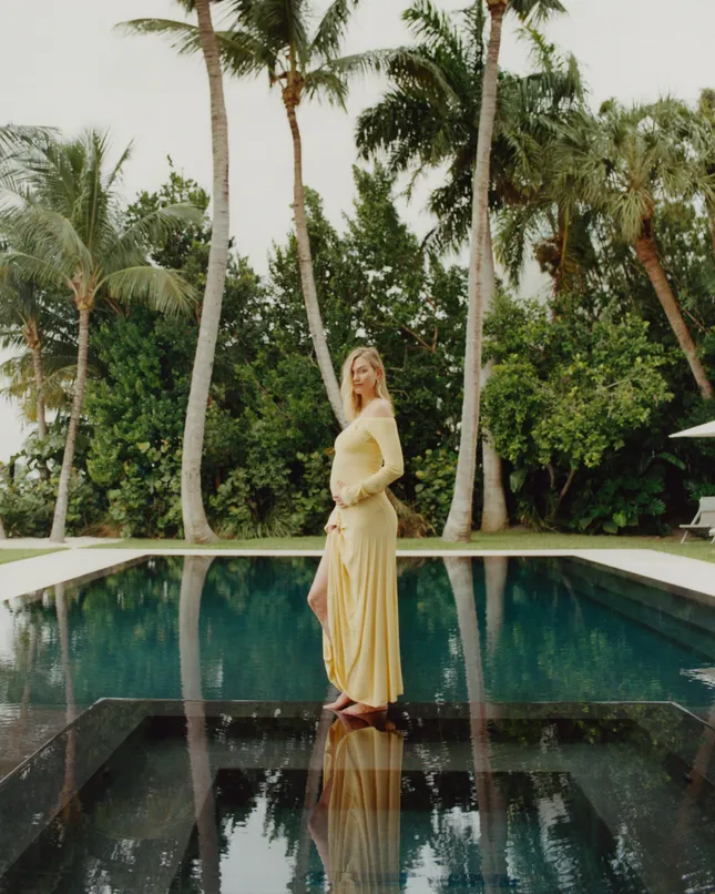 Karlie Kloss: Maternity Reveal