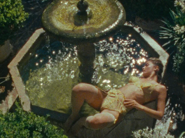 Journelle SS'24 | Super 8