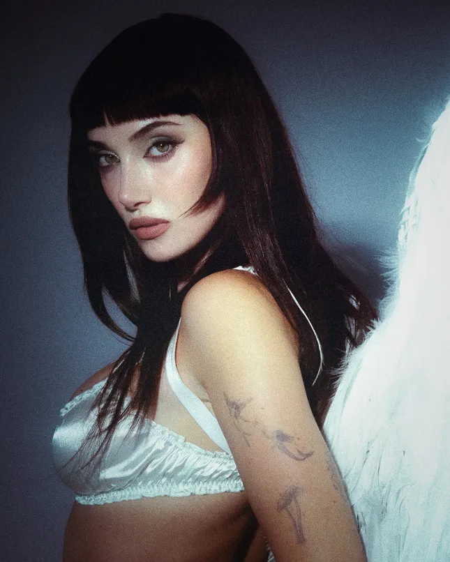 Olivia O’Brien Album Press Photos