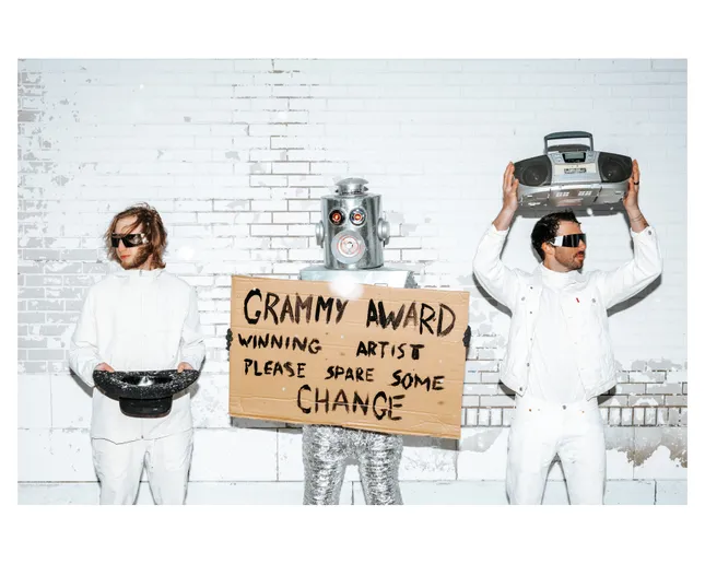 Album Artwork and Press images for The Messenger Birds.