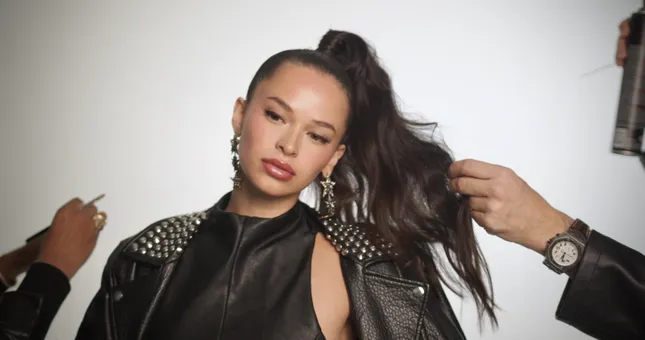 MAKIAJ Holiday Campaign