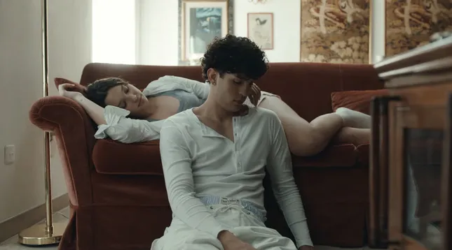 Semplicemente (from the Netflix series "RIV4LI") - Sarah Toscano, Mida