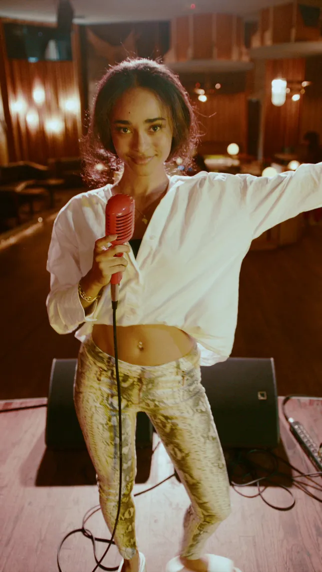 Melanie (Now United) - Peppermint club live