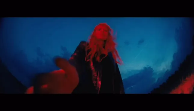 Alma lonely night music video