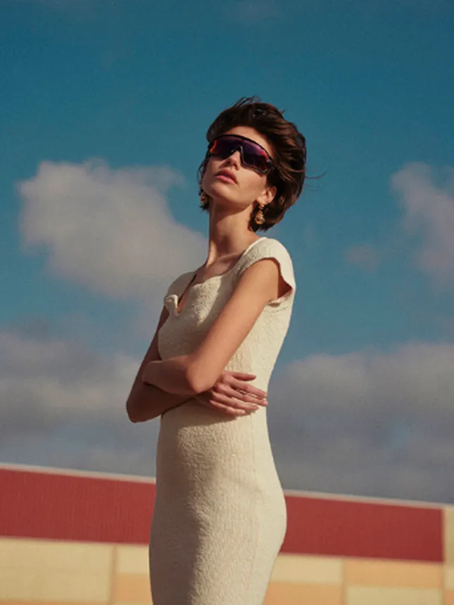 Schön Magazine - The Thin Breeze
