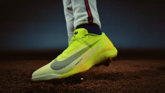 The Standout - Nike Diamond