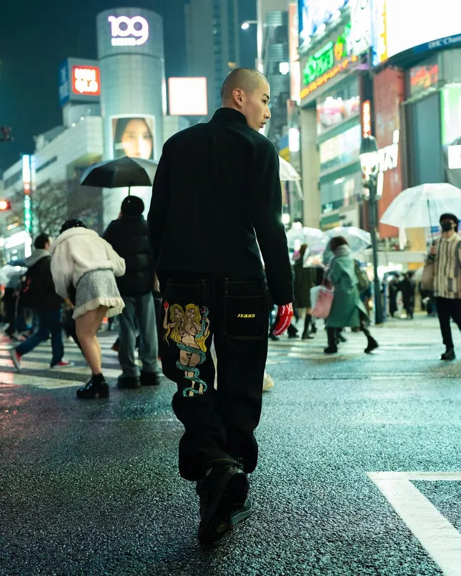 Minus Twø – Print/Embroidery – Lettering, illustrations & custom typeface design