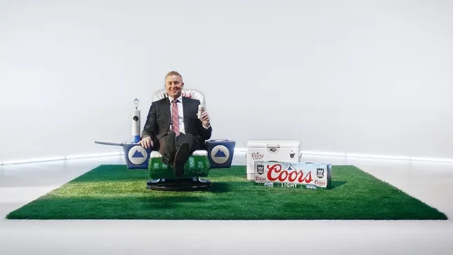 CHILL THRONE” WITH KIRK HERBSTREIT | COORS LIGHT