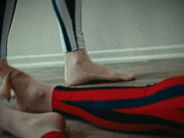 Splits. (Short Film)