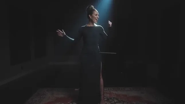 Chloe Stroll “My Future”