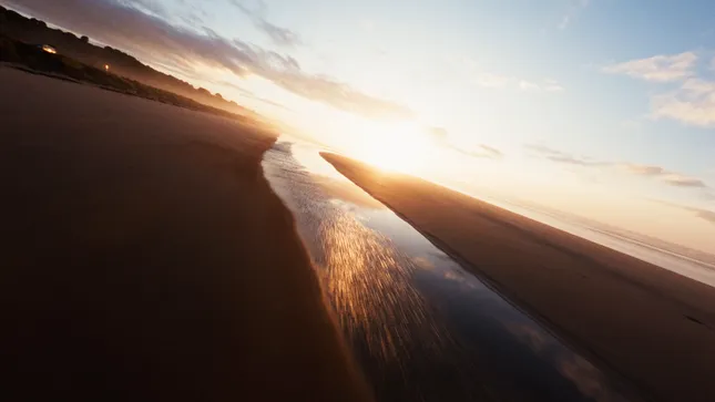 MACMILLAN - THE HIKE [DC]