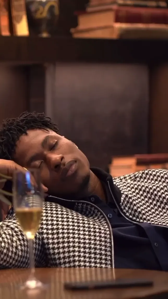 Lucky Daye Table for Two