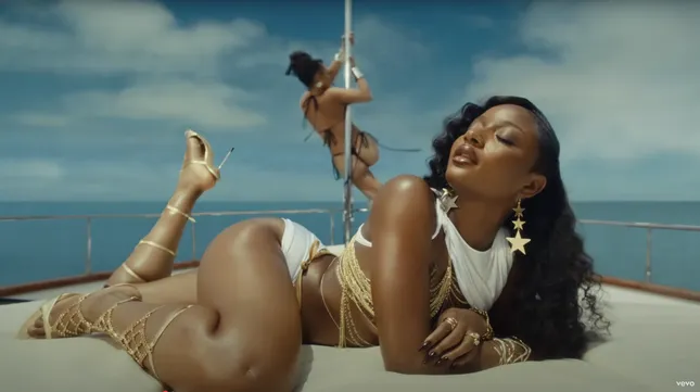 Hot Body - Ayra Starr