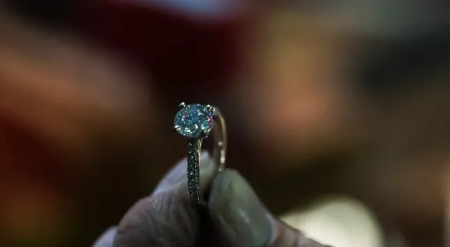 Rare Carat - Handcrafting your ring