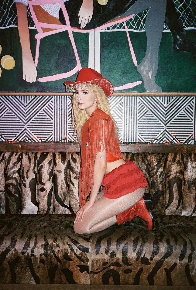 Lydia Night Presents: Loaded Gun 👢