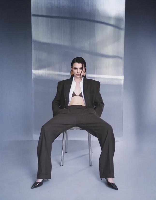 Sara Wais - Numero Netherlands