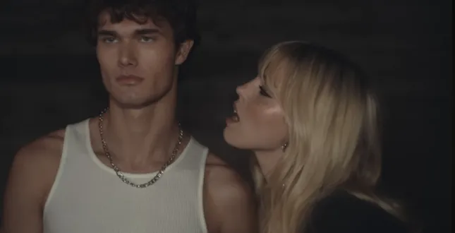 Renee Rapp - Tummy Hurts ft. Coco Jones