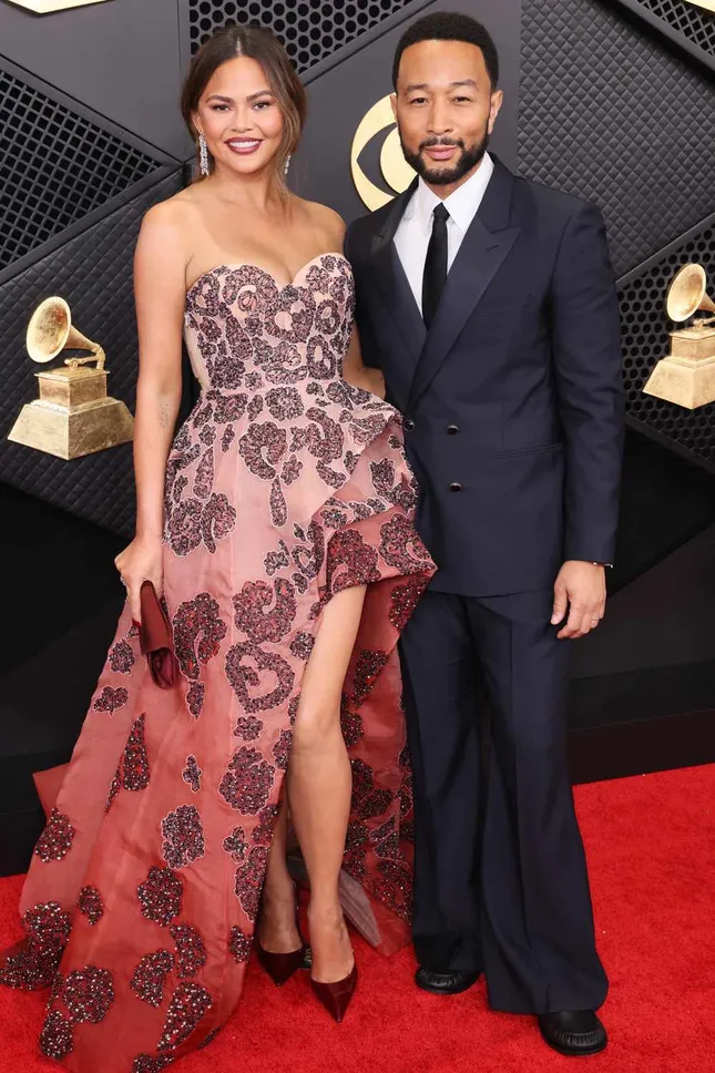 Chrissy Teigen x Grammys