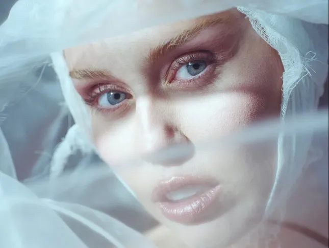 Secrets - Miley Cyrus