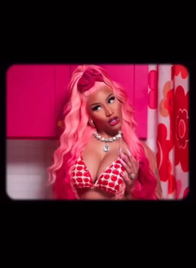 Nicki Minaj - Super Freaky Girl
