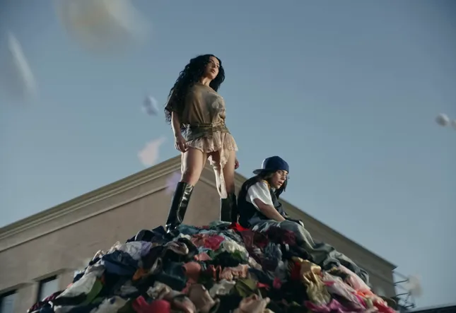 Charli xcx - Guess featuring billie eilish