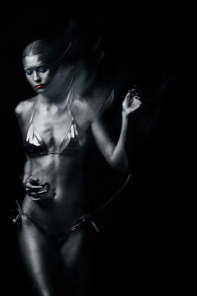 The Silver Bond Girl - Effy