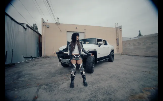 Dina Ayada - Hummer