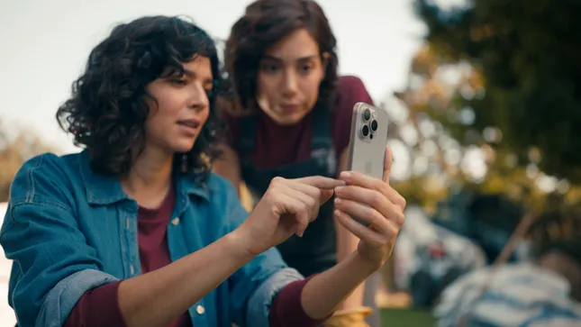 Verizon Business x iPhone 15 Pro