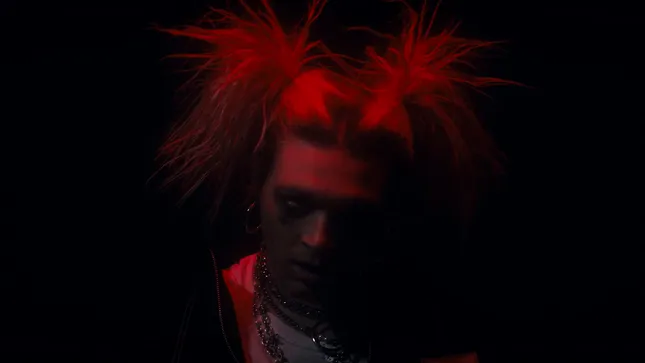 PSEUDO- Red on the Inside