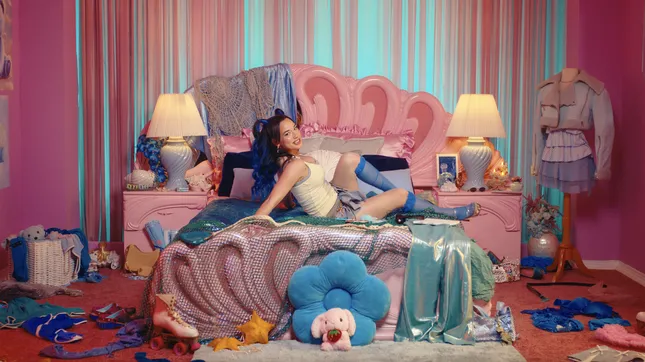 Sofia Gomez- Replay MV