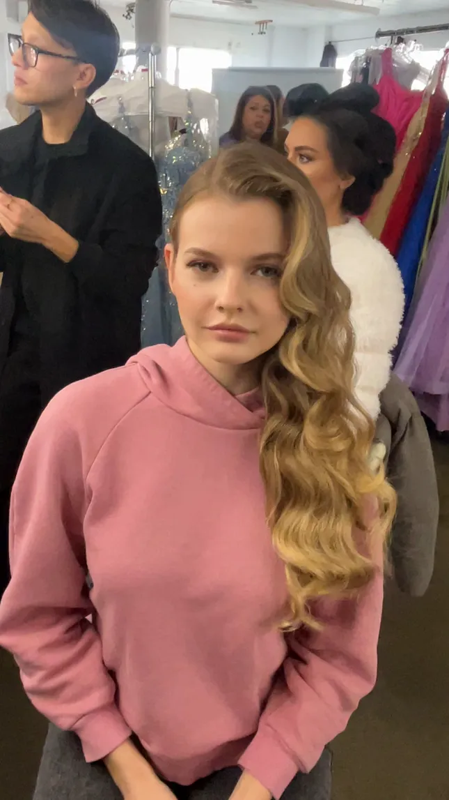 Hollywood waves