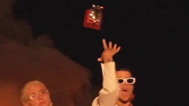 Ca7riel & Paco Amoroso “Gimme More”