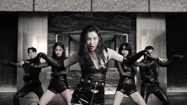 “Tail” Sunmi Official Music Video