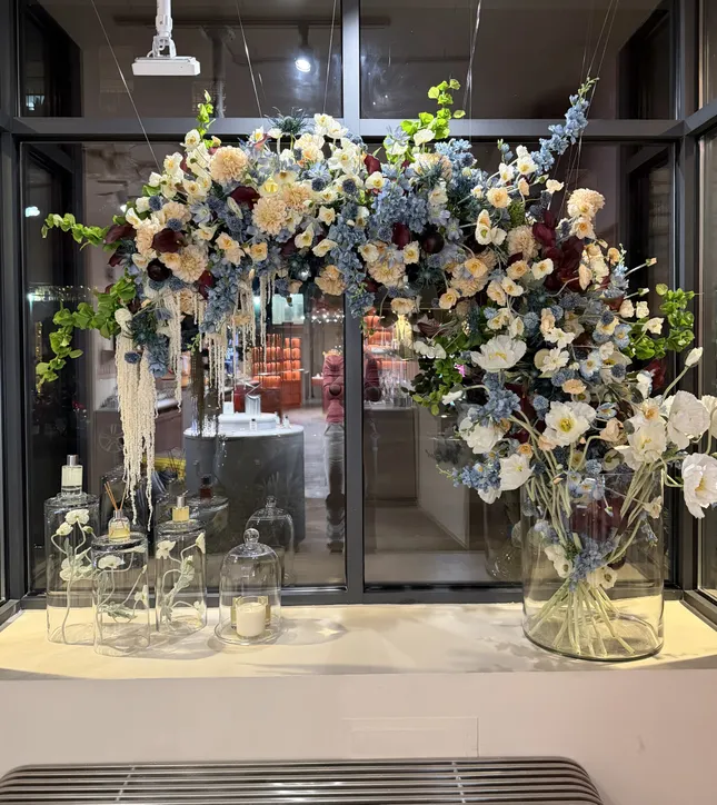 Dossier Winter 26’ Window Display