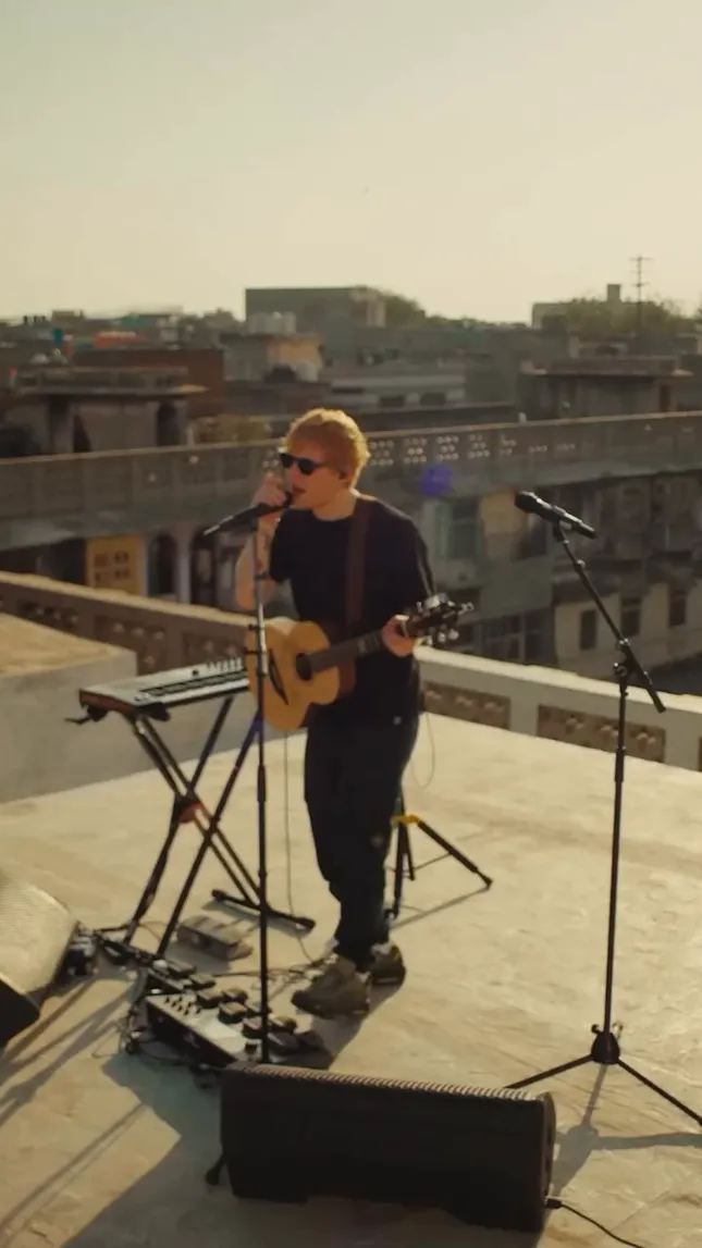 Ed Sheeran - Azizam (Live Performance)