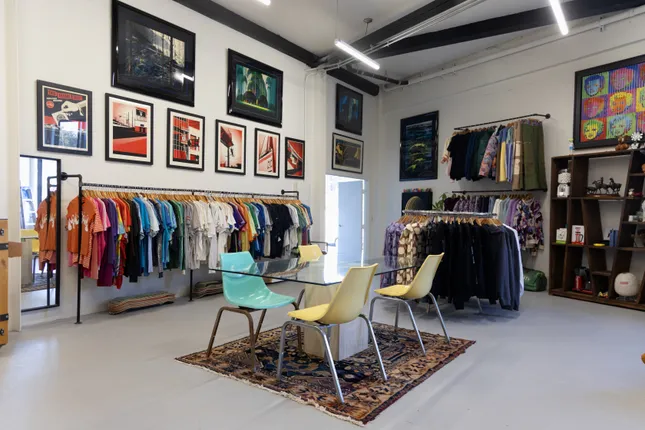 Grounded Showroom