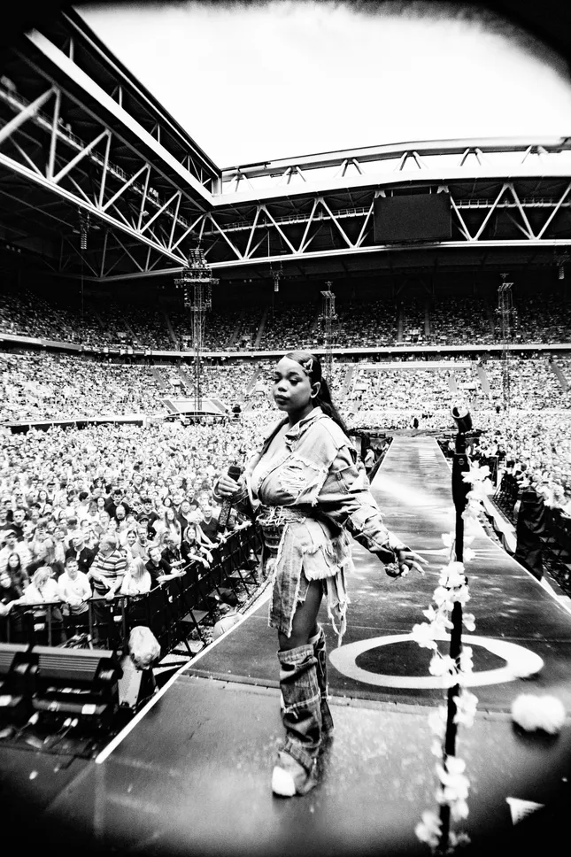 Zoe Wees - Coldplay Support