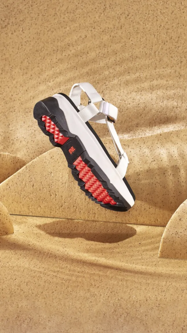 BOLD FORMS & VIBRANT COLORS: TEVA EXPERIMENTAL PRODUCT CAMPAIGN