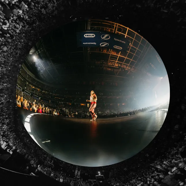 Lauren Daigle Tour Photo and Video