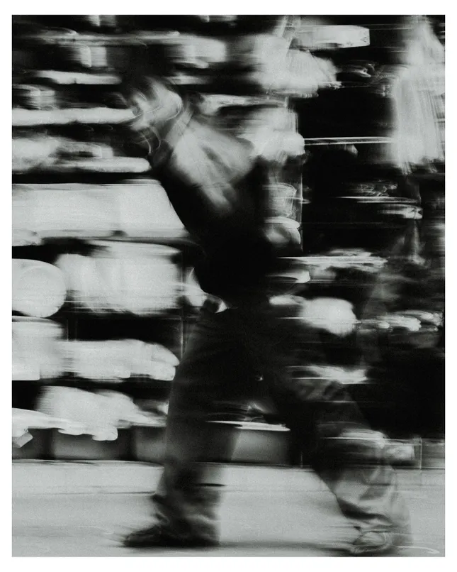 Blurr & White