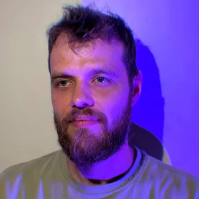 EK  Avatar