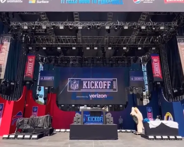 NFL KICK OFF