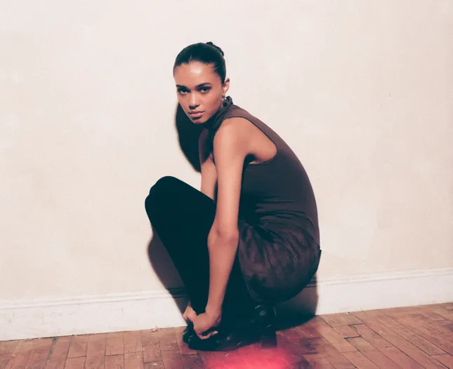 EYSHILA Editorial.