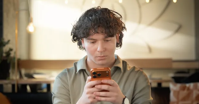 Hinge Spec Commercial