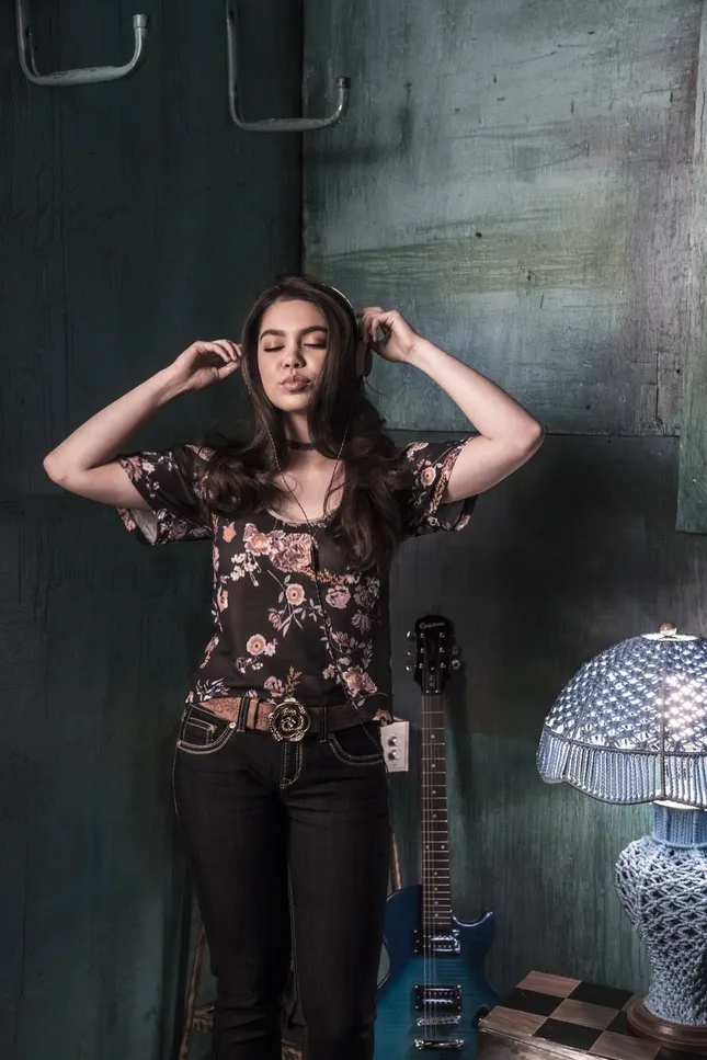 Auliʻi Cravalho for Wallflower